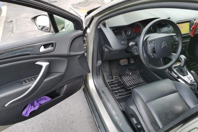 Used Citroen C5 2013 2.0L Automatic Luxury Model Driver Seat