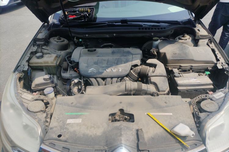 Used Citroen C5 2013 2.0L Manual Comfort Version Engine Bay