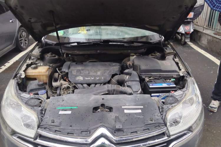 Used Citroen C5 2013 2.0L Automatic Luxury Model Engine Bay