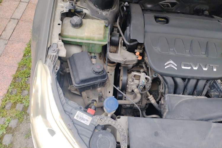 Used Citroen C5 2013 2.0L Automatic Luxury Model Engine Bay Right