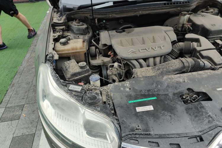 Used Citroen C5 2013 2.0L Automatic Luxury Model Engine Bay Right