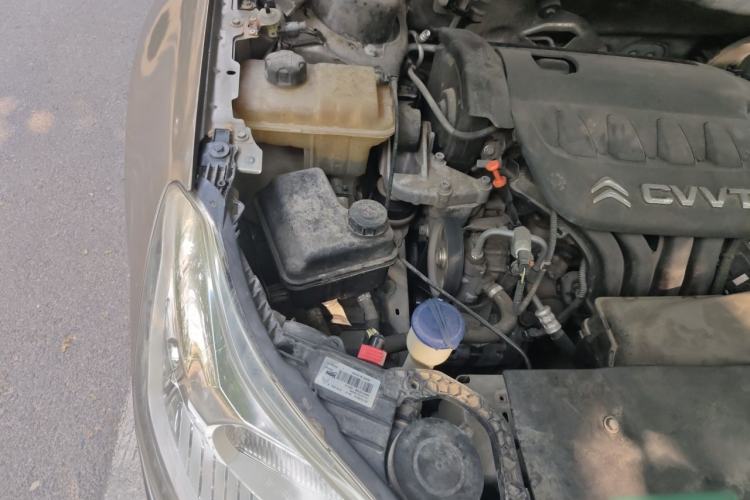 Used Citroen C5 2013 2.0L Automatic Yue Shang Edition Engine Bay Right
