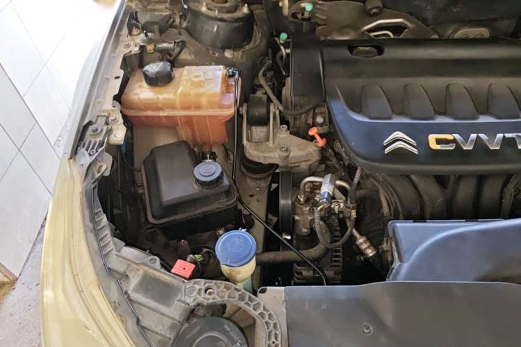 Used Citroen C5 2013 2.0L Automatic Luxury Model Engine Bay Right