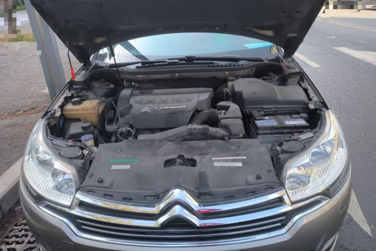 Used Citroen C5 2013 2.3L Automatic Zunyu Model Engine Bay