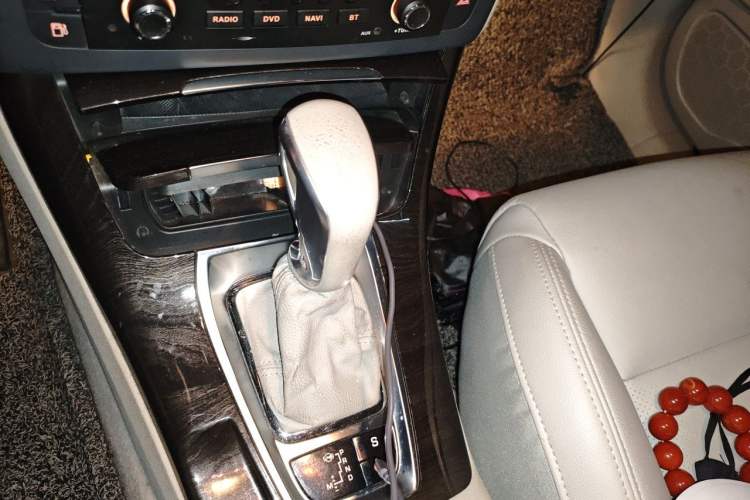 Used Citroen C5 2013 2.0L Automatic Luxury Model Gear Lever