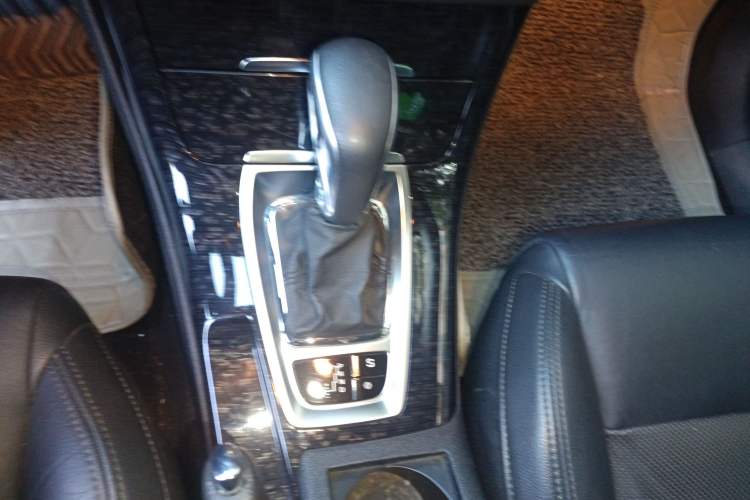 Used Citroen C5 2013 2.0L Automatic Luxury Model Gear Lever