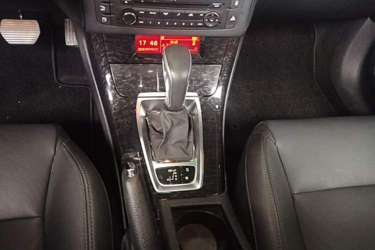 Used Citroen C5 2013 2.0L Automatic Luxury Model Gear Lever