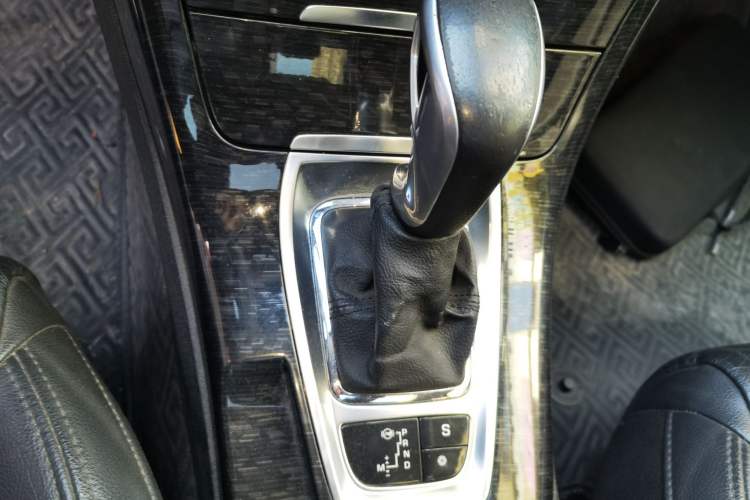 Used Citroen C5 2013 2.0L Automatic Luxury Model Gear Lever