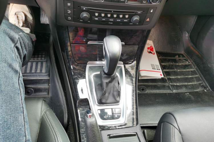 Used Citroen C5 2013 2.0L Automatic Luxury Model Gear Lever