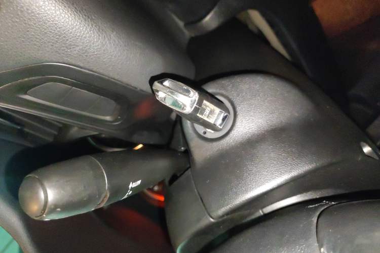 Used Citroen C5 2013 2.0L Automatic Luxury Model Interior 1