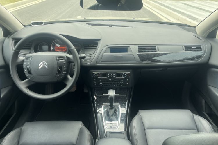 Used Citroen C5 2013 2.0L Automatic Luxury Model Interior 7