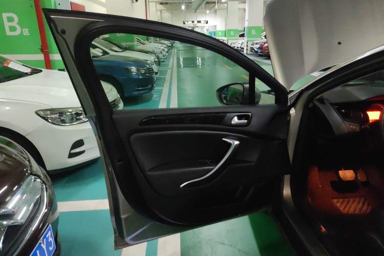 Used Citroen C5 2013 2.0L Automatic Luxury Model Interior 7