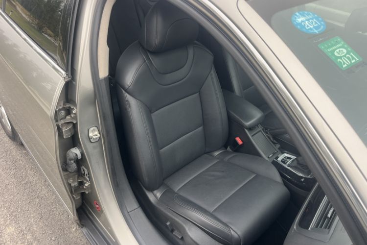Used Citroen C5 2013 2.0L Automatic Luxury Model Interior 9