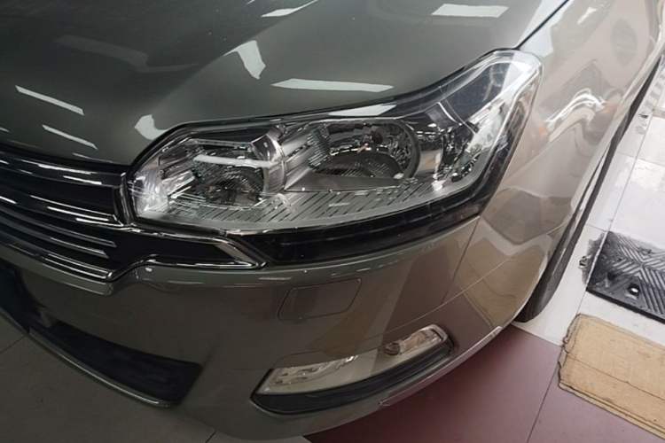 Used Citroen C5 2013 2.0L Automatic Luxury Model Left Front Headlight