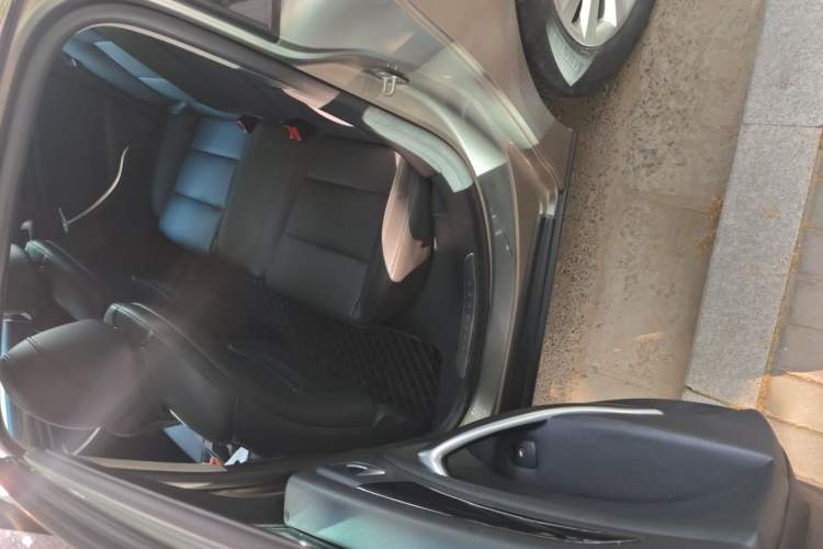 Used Citroen C5 2013 2.0L Automatic Yue Shang Edition Left Rear Seat