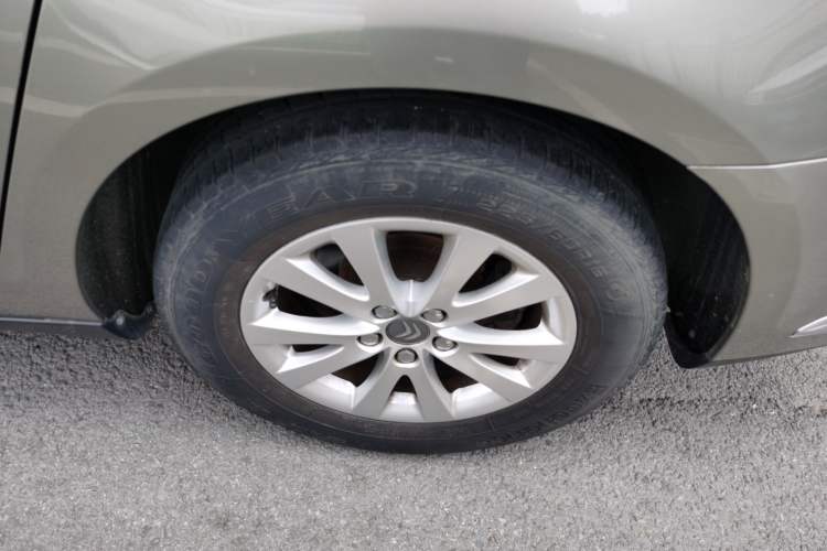 Used Citroen C5 2013 2.0L Automatic Luxury Model Left Rear Wheel Hub