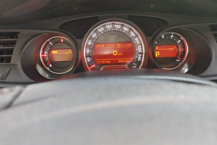 Used Citroen C5 2013 2.0L Automatic Yue Shang Edition Odometer Close Up