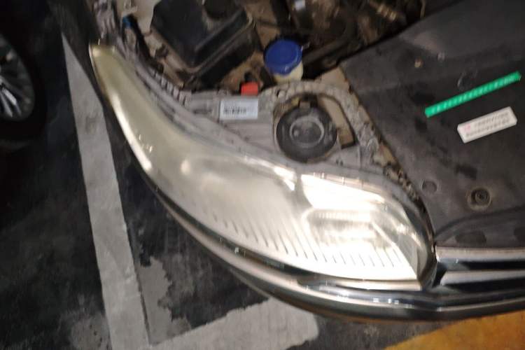 Used Citroen C5 2013 2.0L Automatic Luxury Model Right Front Headlight