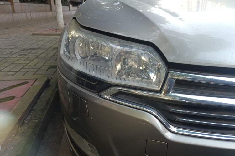 Used Citroen C5 2013 2.0L Automatic Luxury Model Right Front Headlight