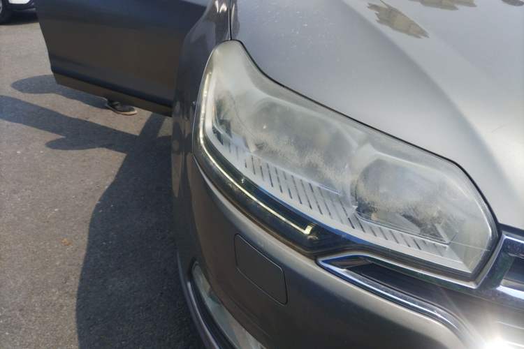 Used Citroen C5 2013 2.0L Manual Comfort Version Right Front Headlight