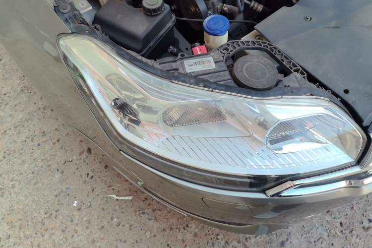 Used Citroen C5 2013 2.0L Automatic Luxury Model Right Front Headlight