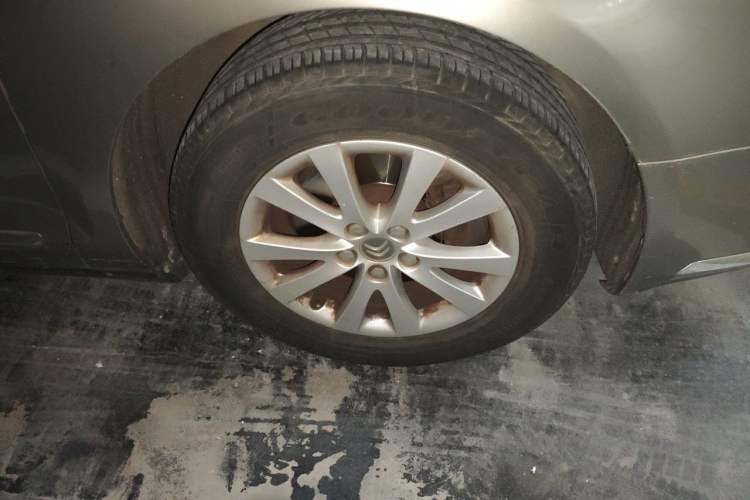 Used Citroen C5 2013 2.0L Automatic Luxury Model Right Front Wheel Hub