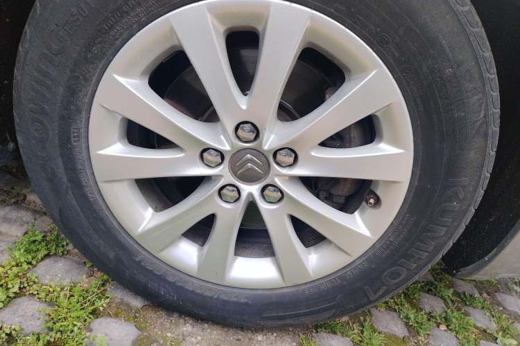 Used Citroen C5 2013 2.0L Automatic Luxury Model Right Front Wheel Hub