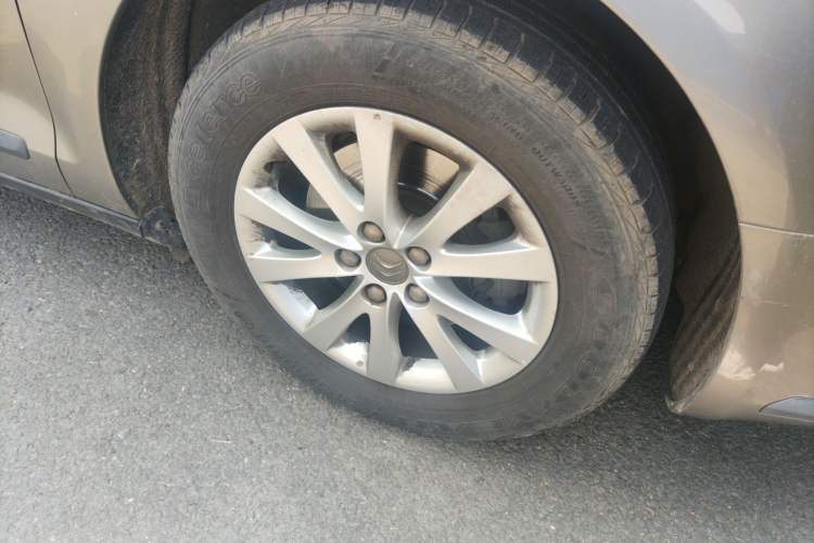 Used Citroen C5 2013 2.0L Manual Comfort Version Right Front Wheel Hub