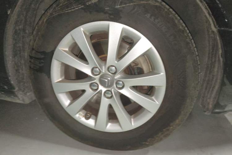Used Citroen C5 2013 2.0L Automatic Luxury Model Right Front Wheel Hub