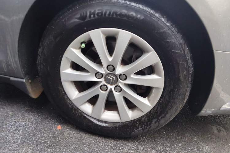 Used Citroen C5 2013 2.0L Automatic Luxury Model Right Front Wheel Hub
