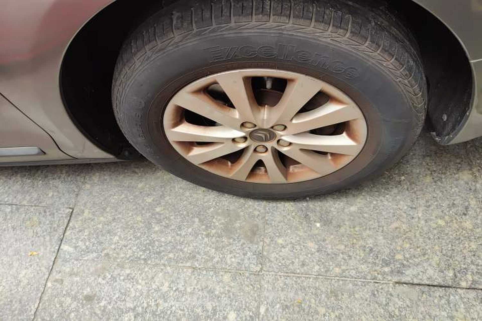 Used Citroen C5 2013 2.0L Manual Comfort Version Right Front Wheel Hub