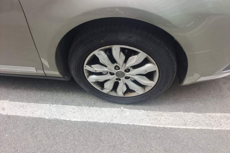 Used Citroen C5 2013 2.3L Automatic Enjoyment Model Right Front Wheel Hub