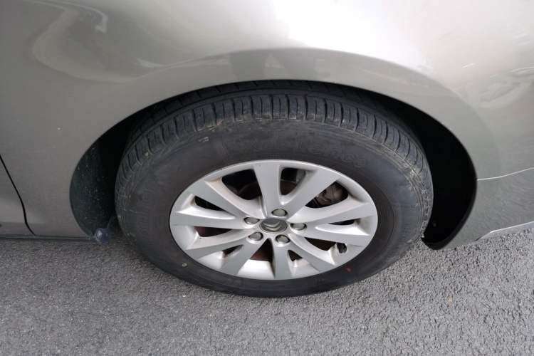 Used Citroen C5 2013 2.0L Automatic Luxury Model Right Front Wheel Hub