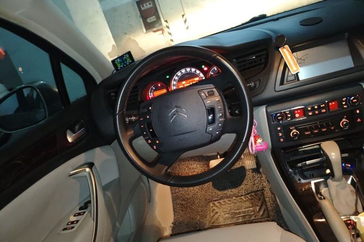 Used Citroen C5 2013 2.0L Automatic Luxury Model Steering Wheel