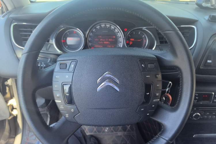 Used Citroen C5 2013 2.0L Automatic Luxury Model Steering Wheel