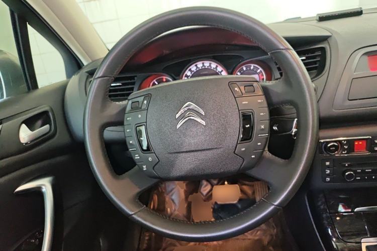 Used Citroen C5 2013 2.0L Automatic Luxury Model Steering Wheel