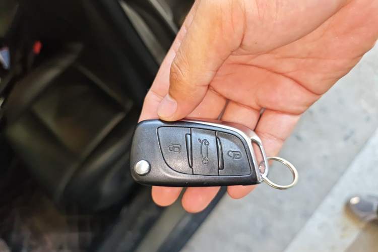 Used Citroen C5 2013 2.0L Automatic Luxury Model Vehicle Key