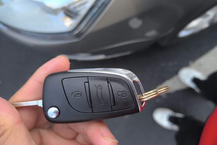 Used Citroen C5 2013 2.3L Automatic Zunyu Model Vehicle Key