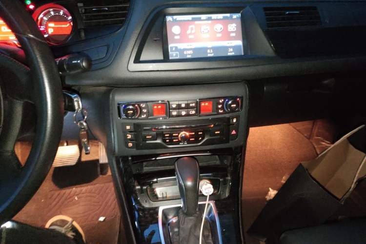 Used Citroen C5 2013 2.0L Automatic Luxury Model Audio And AC Panel
