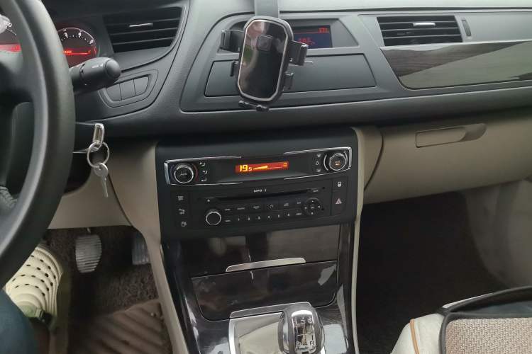 Used Citroen C5 2013 2.0L Manual Comfort Version Audio And AC Panel