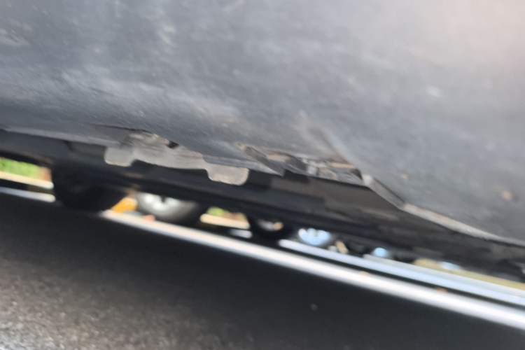 Used Citroen C5 2013 2.3L Automatic Zunyu Model Chassis Front Right