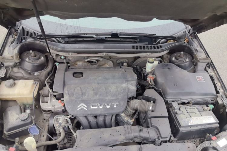 Used Citroen C5 2013 2.0L Manual Comfort Version Engine Bay