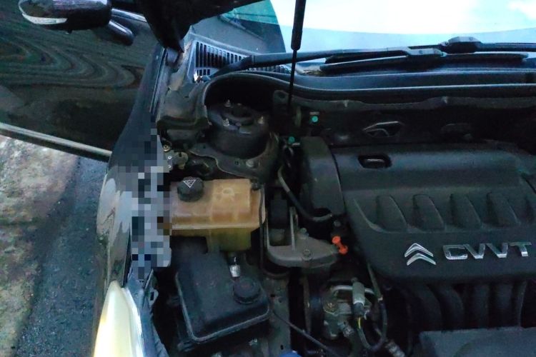 Used Citroen C5 2013 2.0L Automatic Luxury Model Engine Bay Right