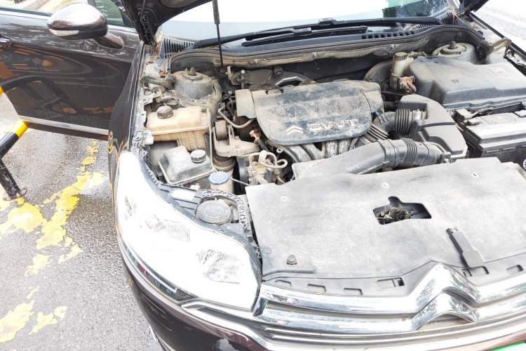Used Citroen C5 2013 2.0L Automatic Luxury Model Engine Bay Right