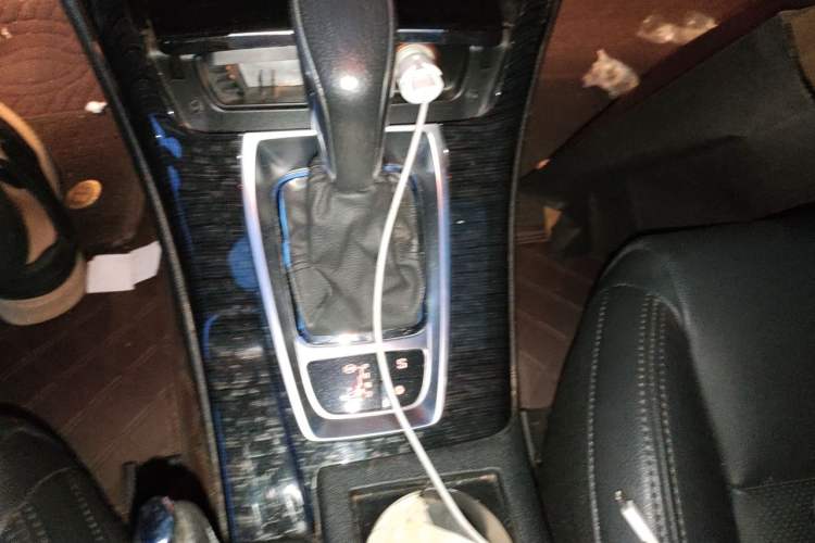 Used Citroen C5 2013 2.0L Automatic Luxury Model Gear Lever