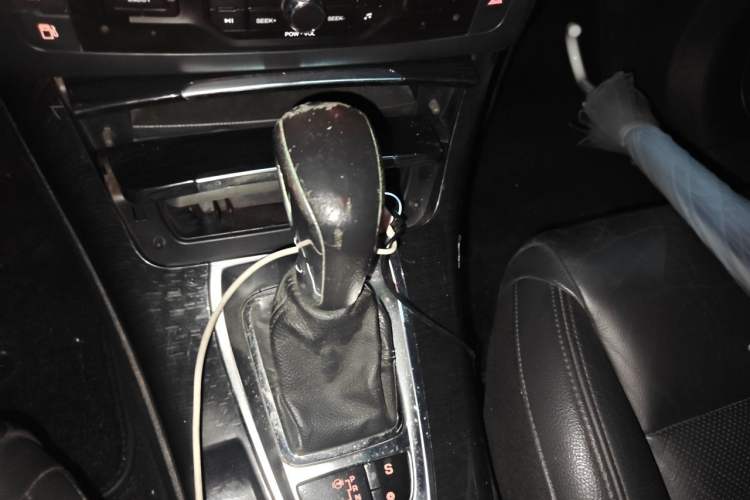Used Citroen C5 2013 2.0L Automatic Luxury Model Gear Lever