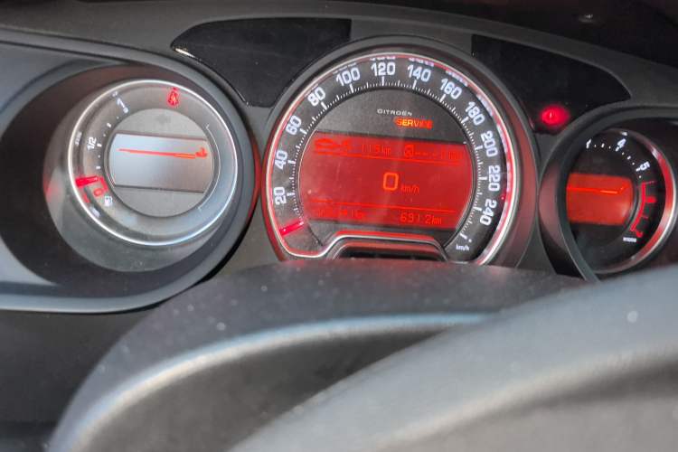 Used Citroen C5 2013 2.3L Automatic Zunyu Model Odometer Close Up