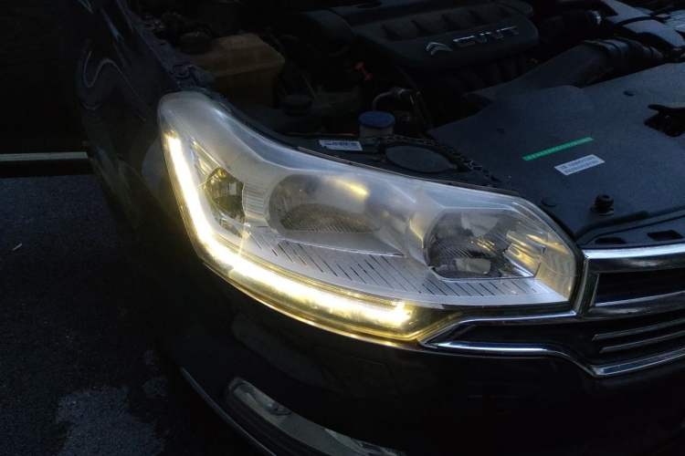 Used Citroen C5 2013 2.0L Automatic Luxury Model Right Front Headlight