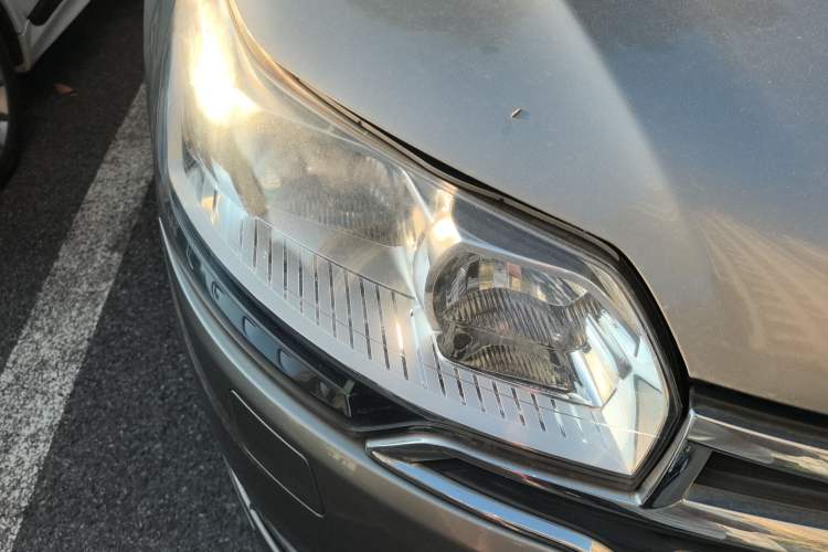 Used Citroen C5 2013 2.3L Automatic Zunyu Model Right Front Headlight