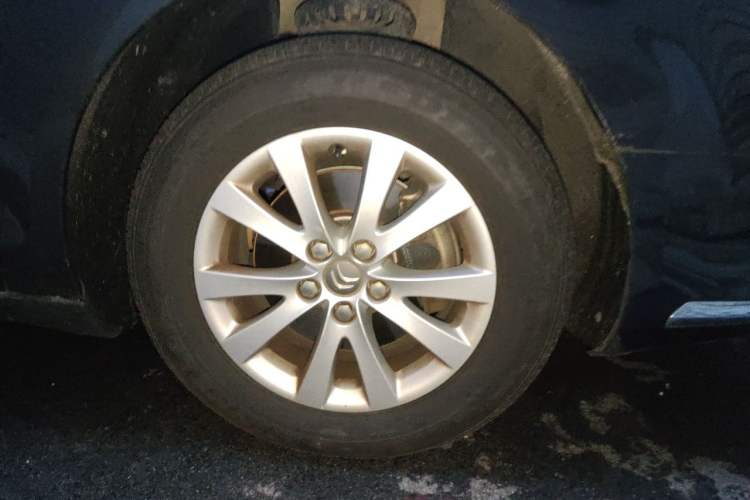 Used Citroen C5 2013 2.0L Automatic Luxury Model Right Front Wheel Hub